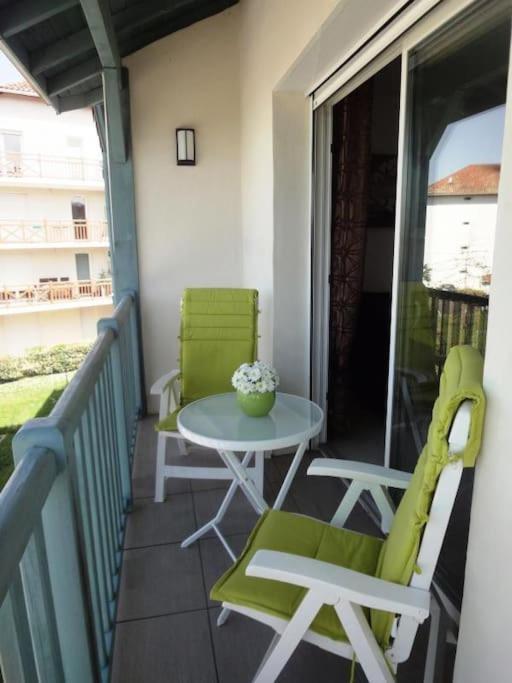 Appartement T3 Lumineux Tres Bien Equipe Avec Balcon Salies-de-Béarn Buitenkant foto